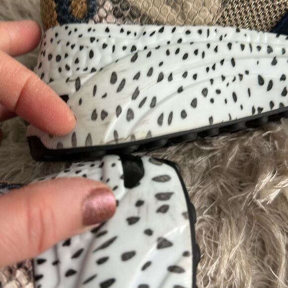 Steve Madden Cliff Round-Toe Lace Up Sneakers Multi Snake Pattern Size 7 M - Picture 10 of 17